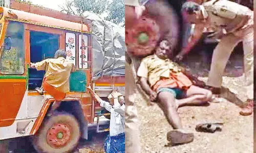 മ​ദ്യ​ല​ഹ​രി​യി​ൽ ലോ​റി​യി​ൽ ക​യ​റാ​ൻ ശ്ര​മി​ച്ച ഡ്രൈ​വ​റെ നാ​ട്ടു​കാ​ർ ത​ട​ഞ്ഞു