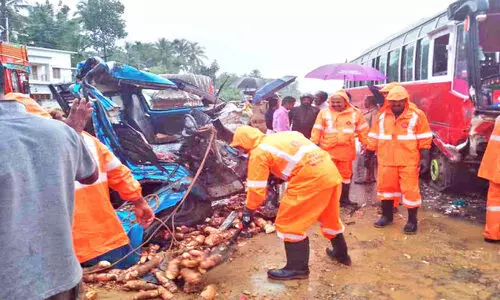 അമിതവേഗത: ദേശീയപാത കുരുതിക്കളമാകുന്നു അമിതവേഗത: ദേശീയപാത കുരുതിക്കളമാകുന്നു