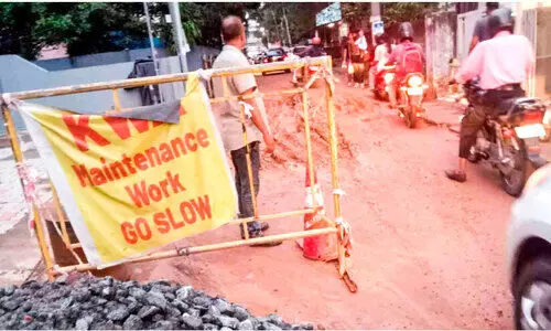 തൃക്കാക്കരയിലെ ഇടറോഡുകൾ ഗതാഗതക്കുരുക്കിൽ