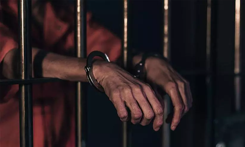 പട്ടികജാതി കുടുംബത്തെ ആക്രമിച്ച കേസിൽ ആറ് വർഷം കഠിനതടവും പിഴയും പട്ടികജാതി കുടുംബത്തെ ആക്രമിച്ച കേസിൽ ആറ് വർഷം കഠിനതടവും പിഴയും