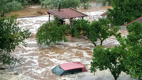 വെള്ളപ്പൊക്കം; ഗ്രീസിൽനിന്ന് 800 പേരെ രക്ഷിച്ചു