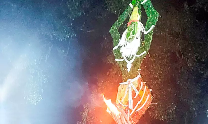 നീലംപേരൂർ പൂരം പടയണി; ചൂട്ടുപ്രഭയിൽ താപസക്കോലം എത്തി; ഇന്ന് ഐരാവതം