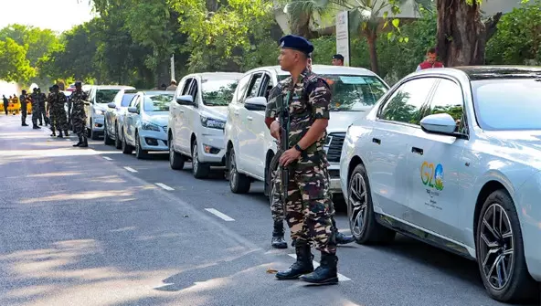 ജി 20 ഉച്ചകോടി: ഗതാഗത നിയന്ത്രണങ്ങൾ നിലവിൽ വന്നു; തത്സമയ ട്രാഫിക് നിർദേശങ്ങൾ പാലിക്കണമെന്ന് പോലീസ് ജി 20 ഉച്ചകോടി: ഗതാഗത നിയന്ത്രണങ്ങൾ നിലവിൽ വന്നു; തത്സമയ ട്രാഫിക് നിർദേശങ്ങൾ പാലിക്കണമെന്ന് പോലീസ്