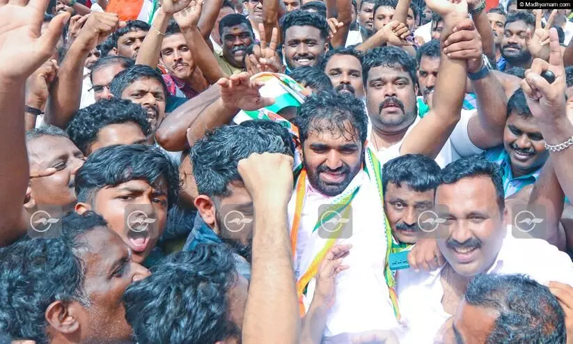 പുതുപ്പള്ളി പരാജയം മുഖ്യമന്ത്രിക്കെതിരെ തിരിച്ച് പ്രതിപക്ഷം പുതുപ്പള്ളി പരാജയം മുഖ്യമന്ത്രിക്കെതിരെ തിരിച്ച് പ്രതിപക്ഷം