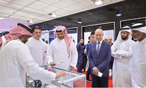 അ​ജ്മാ​നി​ല്‍ ആ​രം​ഭി​ച്ച നാ​ണ​യ, സ്റ്റാ​മ്പ് പ്ര​ദ​ര്‍ശ​ന​മേ​ള വി​നോ​ദ സ​ഞ്ചാ​ര വി​ക​സ​ന വ​കു​പ്പ്ഡ ​യ​റ​ക്ട​ർ മ​ഹ്മൂ​ദ് ഖ​ലീ​ൽ അ​ൽ ഹാ​ഷി​മി ഉ​ദ്ഘാ​ട​നം ചെ​യ്യു​ന്നു