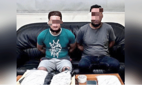 അ​ബൂ​ദ​ബി പൊ​ലീ​സി​ന്‍റെ പി​ടി​യി​ലാ​യ മ​യ​ക്കു​മ​രു​ന്ന്​ ക​ട​ത്ത്​ സം​ഘ​ത്തി​ലെ ര​ണ്ടു പേ​ർ