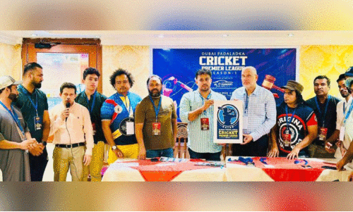 ദു​ബൈ പാ​ട​ല​ടു​ക്ക ക്രി​ക്ക​റ്റ് പ്രീ​മി​യ​ർ ലീ​ഗി​ന്‍റെ ലോ​ഗോ പ്ര​കാ​ശ​നം ചെ​യ്യു​ന്നു