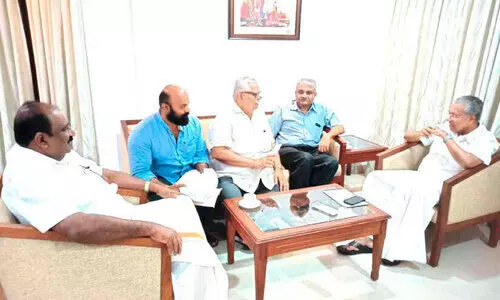 മട്ടാഞ്ചേരി ജലമെട്രോ ജെട്ടി അനിശ്ചിതത്വം തടസ്സങ്ങൾ ഒഴിവാക്കുമെന്ന് മുഖ്യമന്ത്രി