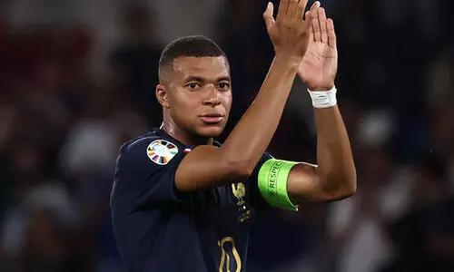 അഞ്ചിലഞ്ചും ജയിച്ച് ഫ്രാൻസ്; ഗ്രീസിൽ വഴുതാതെ നെതർലാൻഡ്സ്