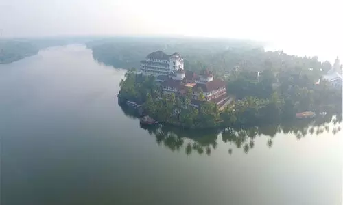 അ​ഷ്ട​മു​ടി​ക്കാ​യ​ലി​ലെ കൈയേറ്റങ്ങൾക്കെതിരെ നടപടി കടുപ്പി​ക്കുമെന്ന്​ ആവർത്തിച്ച്​ മേയർ