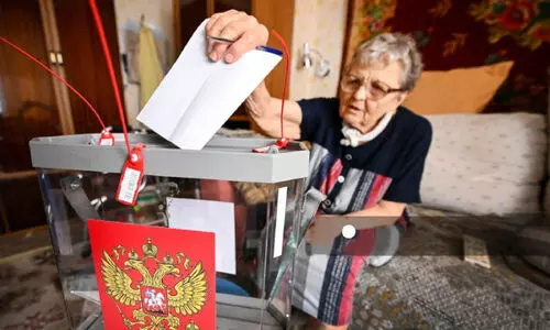 അധിനിവേശ മേഖലകളിൽ തെരഞ്ഞെടുപ്പുമായി റഷ്യ അധിനിവേശ മേഖലകളിൽ തെരഞ്ഞെടുപ്പുമായി റഷ്യ