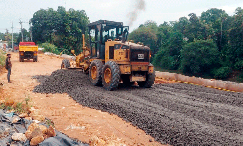 നെല്ലിപ്പള്ളിയിൽ സംരക്ഷണ ഭിത്തി നിർമാണം അവസാനഘട്ടത്തിൽ നെല്ലിപ്പള്ളിയിൽ സംരക്ഷണ ഭിത്തി നിർമാണം അവസാനഘട്ടത്തിൽ