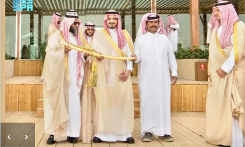 ഒട്ടക മത്സര  ജേതാക്കളെ ആദരിച്ചു