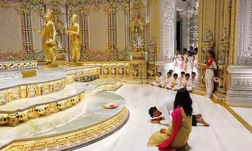 Rishi Sunak, Akshata Murty take a break from G20, visit Akshardham temple