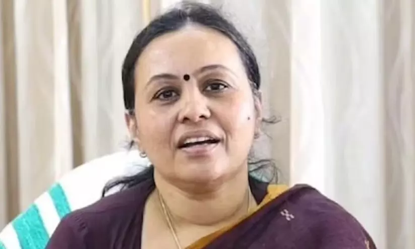 ആശുപത്രികളില് ഇനി സോഷ്യല് വര്ക്കര്മാരുടെ സേവനവും ലഭ്യമാക്കുമെന്ന് വീണ ജോര്ജ് ആശുപത്രികളില് ഇനി സോഷ്യല് വര്ക്കര്മാരുടെ സേവനവും ലഭ്യമാക്കുമെന്ന് വീണ ജോര്ജ്