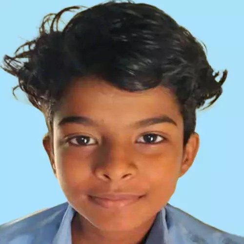 വീ​ടി​ന് മു​ക​ളി​ൽ​നി​ന്ന് വീ​ണ വി​ദ്യാ​ർ​ഥി മ​രി​ച്ചു