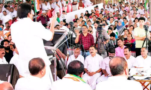 മണിപ്പൂർ, ഏക സിവിൽകോഡ്​;  രാജ്​മോഹൻ ഉണ്ണിത്താൻ എം.പിയുടെ ഉപവാസം തുടങ്ങി