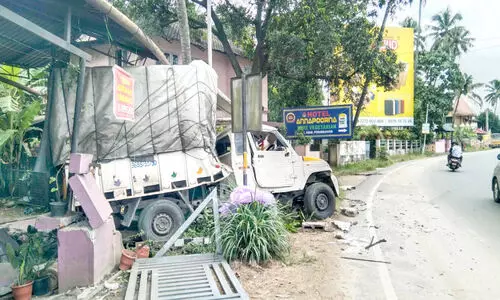 കാരിക്കോട് വളവില്‍ അപകടം തുടര്‍ക്കഥ