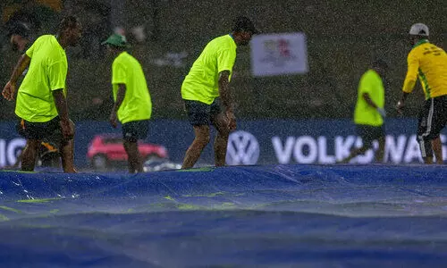 മ​ഴ ഒഴിഞ്ഞില്ല; ഇന്ത്യ-പാകിസ്താൻ പോരാട്ടം നാളെ തുടരും