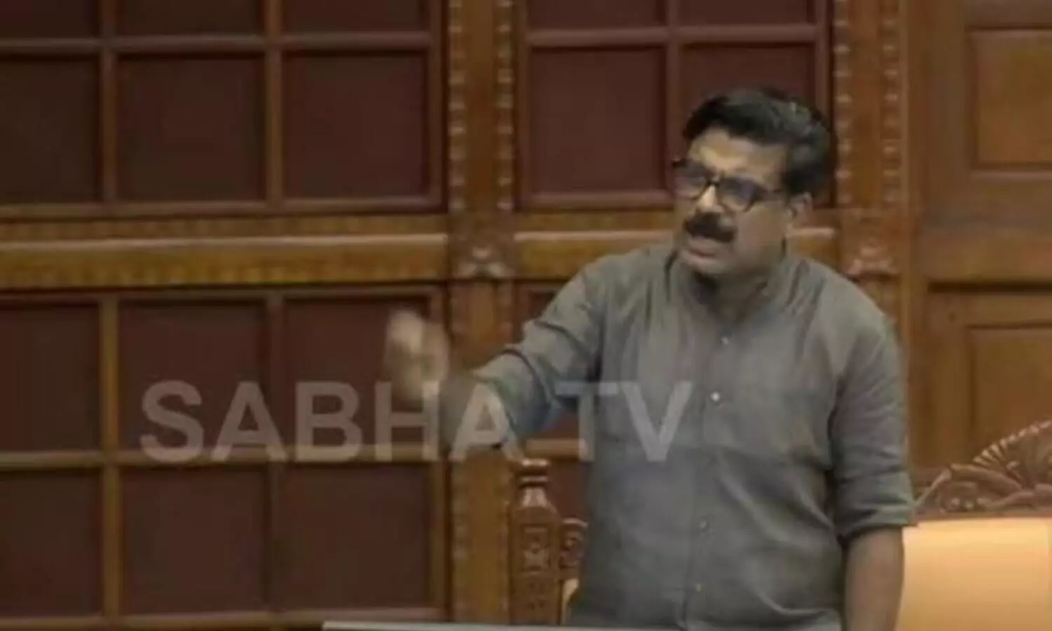 മാസപ്പടി വിവാദം വീണ്ടും സഭയിൽ; ‘ഒരു കുടുംബം നടത്തുന്ന കൊള്ളയ്ക്ക് കാവല്‍ നില്‍ക്കുന്ന പാര്‍ട്ടിയായി സി.പി.എം അധഃപതിച്ചു’