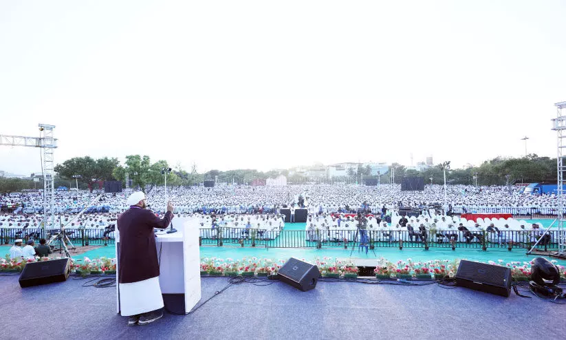 എ​സ്.​എ​സ്.​എ​ഫ് സം​വി​ധാ​ൻ യാ​ത്ര​ക്ക് ഉ​ജ്ജ്വ​ല സ​മാ​പ​നം