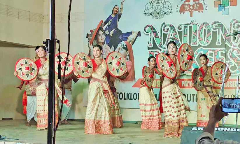 ദേശീയ ഫോക് ഫെസ്റ്റ് തുടങ്ങി ദേശീയ ഫോക് ഫെസ്റ്റ് തുടങ്ങി