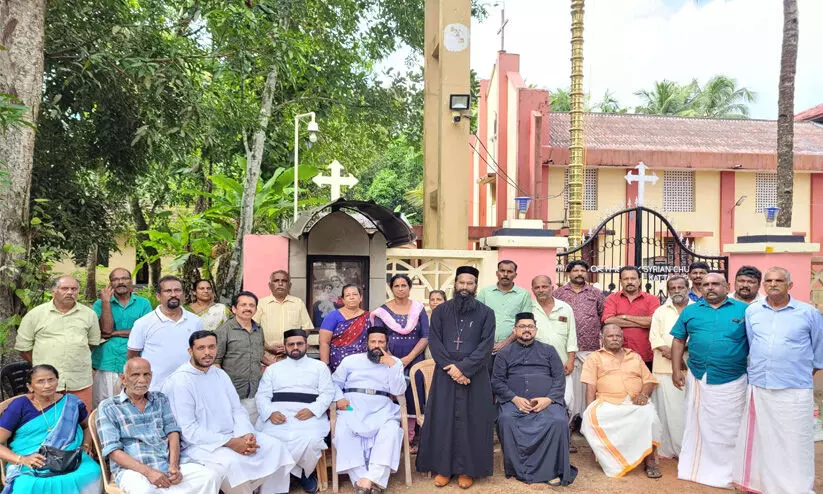 കട്ടച്ചിറ പള്ളിയിൽ കല്ലറ തകർത്ത സംഭവം: യാക്കോബായ വിഭാഗം സമരം തുടങ്ങി