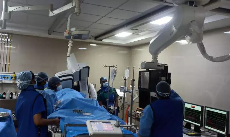 കാസര്ഗോഡ് ജില്ലയില് ആദ്യമായി പേസ്മേക്കര് ഇംപ്ലാന്റ് നടത്തി കാസര്ഗോഡ് ജില്ലയില് ആദ്യമായി പേസ്മേക്കര് ഇംപ്ലാന്റ് നടത്തി