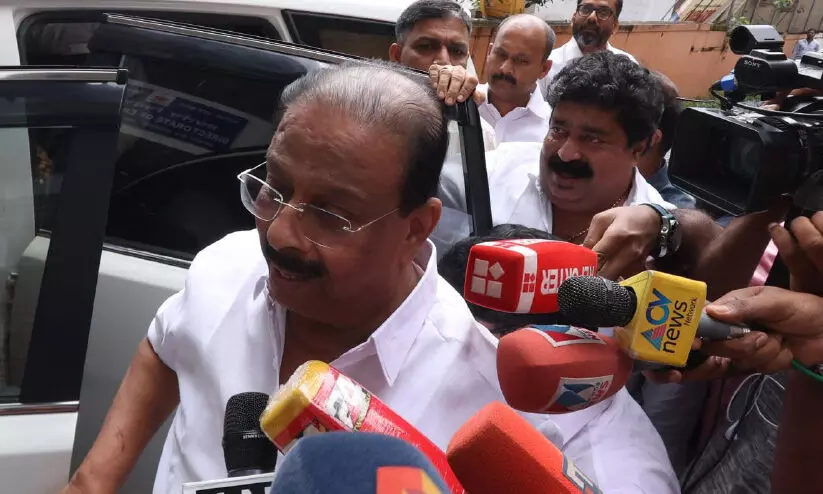 പുരാവസ്തു സാമ്പത്തിക തട്ടിപ്പ് കേസ്: സുധാകരനെ ഇ.ഡി ചോദ്യം ചെയ്തത് ഏഴര മണിക്കൂർ പുരാവസ്തു സാമ്പത്തിക തട്ടിപ്പ് കേസ്: സുധാകരനെ ഇ.ഡി ചോദ്യം ചെയ്തത് ഏഴര മണിക്കൂർ