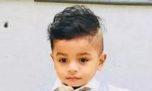 വീട്ടുമുറ്റത്തെ മതിൽ ഇടിഞ്ഞുവീണ് മൂന്നു വയസ്സുകാരൻ മരിച്ചു