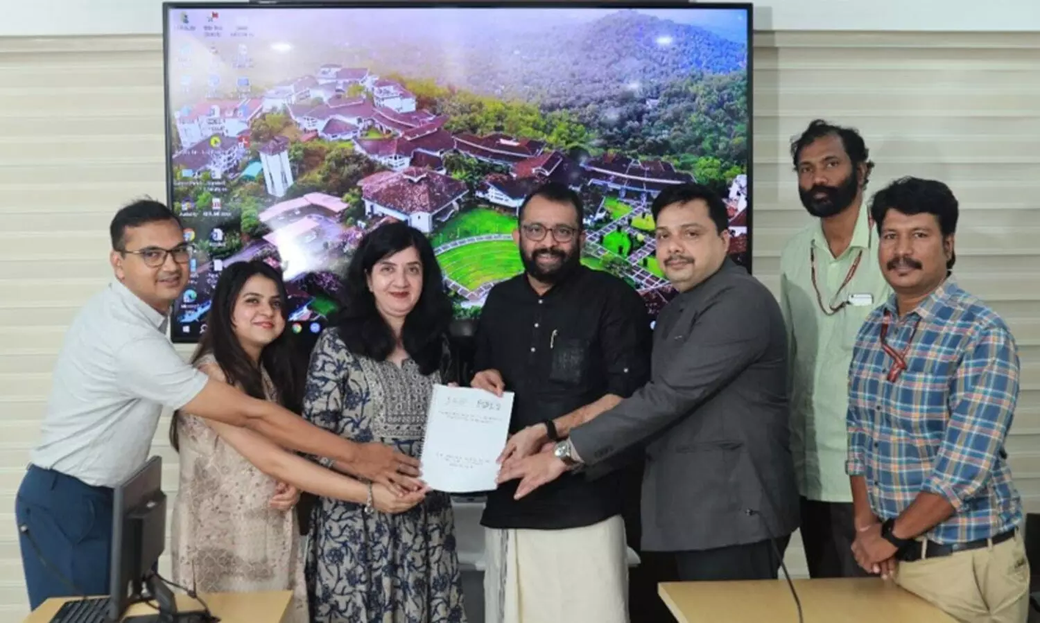 വിദേശ തൊഴില്‍ സാധ്യതകള്‍: നോര്‍ക്ക - ഐ.ഐ.എം. പഠന റിപ്പോര്‍ട്ട് പ്രകാശനം ചെയ്തു