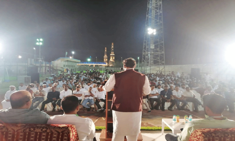 നിർമിതബുദ്ധികൾക്കപ്പുറം മനുഷ്യത്വവും കാരുണ്യവുമാണ് യഥാർഥ മാനവികത -സമദാനി നിർമിതബുദ്ധികൾക്കപ്പുറം മനുഷ്യത്വവും കാരുണ്യവുമാണ് യഥാർഥ മാനവികത -സമദാനി