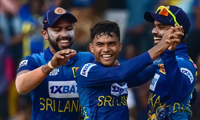 തകർന്നടിഞ്ഞ് ഇന്ത്യ; ശ്രീലങ്കക്ക് 214 റൺസ് വിജയലക്ഷ്യം