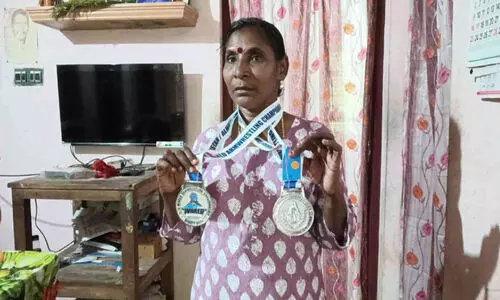 പഞ്ചഗുസ്തിയിൽ വെള്ളിക്കിലുക്കവുമായി മണിക്കടവിന്റെ ത്രേസ്യാമ്മ ടീച്ചർ