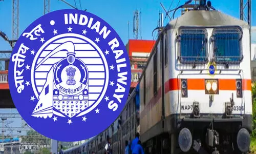 യാത്രക്കാരെ വെയ്റ്റിങ് ലിസ്റ്റിലാക്കാൻ റെയിൽവേ