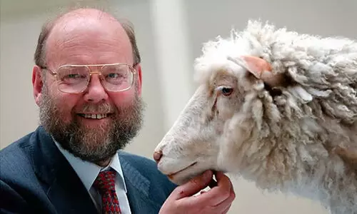 ക്ലോണിങ്ങിലൂടെ ‘ഡോളി’യെ സൃഷ്ടിച്ച ഇയാൻ വിൽമുട്ട് അന്തരിച്ചു