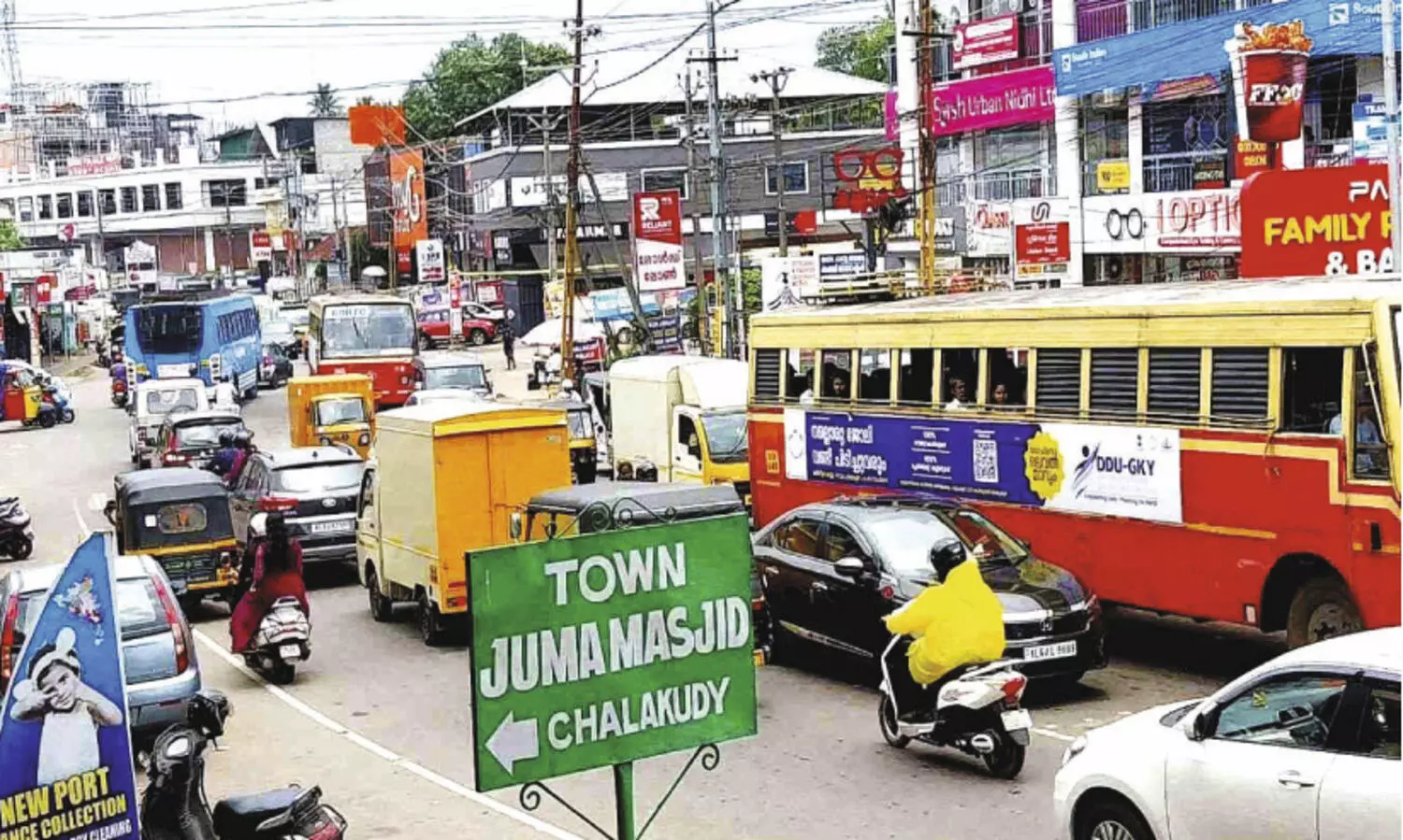 സൗ​ന്ദ​ര്യ​പി​ണ​ക്കത്തി​ൽ   കു​രു​ങ്ങി പ​രി​ഷ്കാ​രം: ചാലക്കുടിയിലെ ഗതാഗത പരിഷ്കാരം പൂർണമായി നടപ്പാക്കാനായില്ല