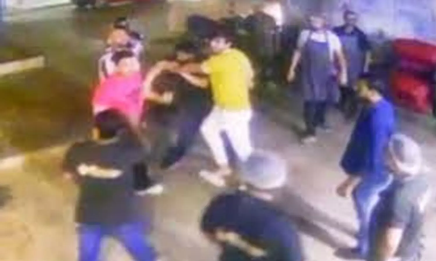 ബില്ലടക്കാൻ ആവശ്യപ്പെട്ടതിന് റസ്റ്ററന്‍റ് ജീവനക്കാരനെ മദ്യപിച്ചെത്തിയവർ മർദിച്ചു