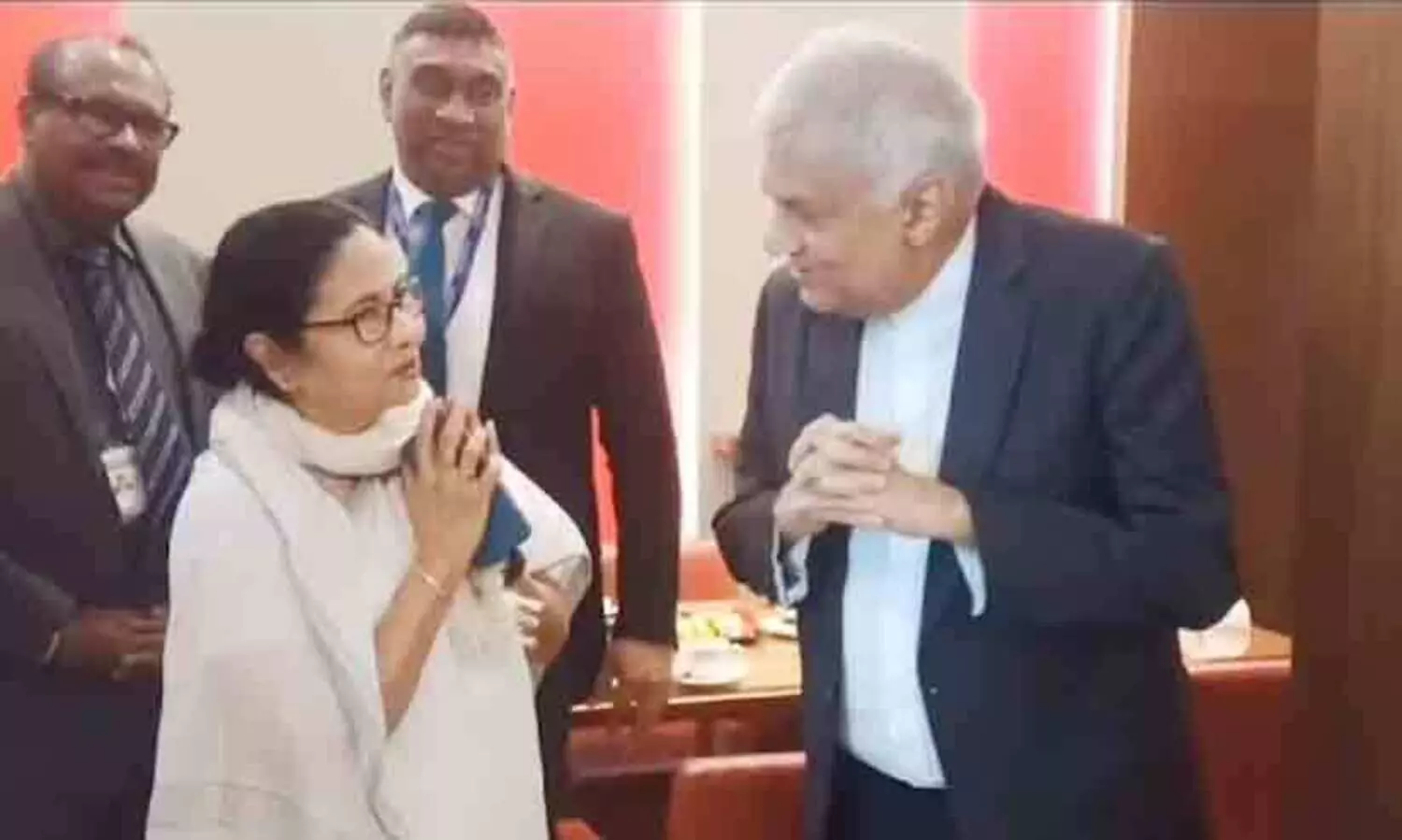 Mamata Banerjee with Ranil Wickremesinghe