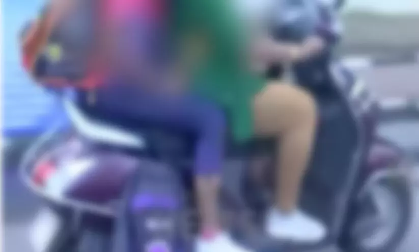 സ്കൂട്ടർ സഹിതം കാണാതായ രണ്ട് പ്ലസ് വൺ വിദ്യാർഥികളെ കണ്ടെത്തി സ്കൂട്ടർ സഹിതം കാണാതായ രണ്ട് പ്ലസ് വൺ വിദ്യാർഥികളെ കണ്ടെത്തി