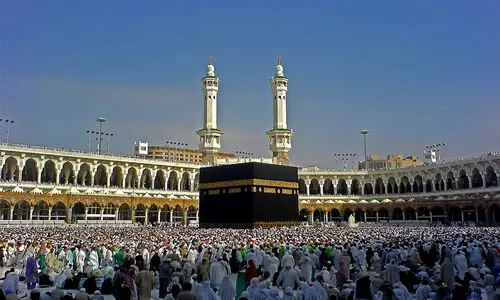 യു.പിയിൽ ഹജ്ജിനും ഉംറക്കും പോയ മദ്റസ അധ്യാപകരുടെ ശമ്പളം വെട്ടിക്കുറച്ചു