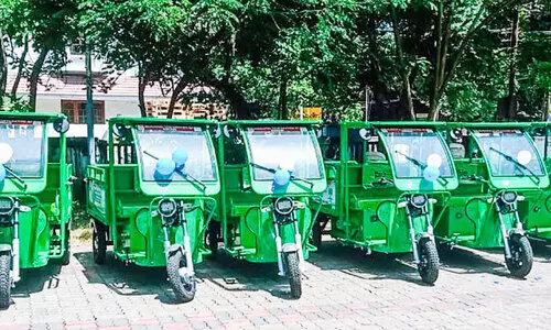 മാലിന്യ ശേഖരണത്തിന് ഓടിയെത്തി ഇ-കാർട്ടുകൾ മാലിന്യ ശേഖരണത്തിന് ഓടിയെത്തി ഇ-കാർട്ടുകൾ