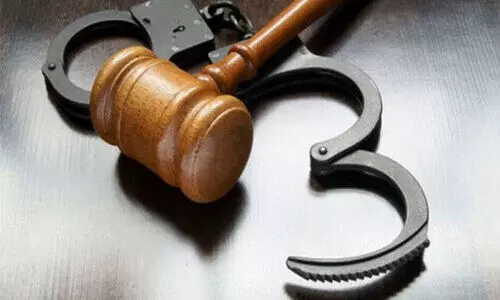 ബ്യൂട്ടി പാർലർ ഉടമയെ ലഹരിമരുന്ന്​ കേസിൽ കുടുക്കിയ സംഭവം​: ബന്ധുവായ സ്ത്രീ മുൻകൂർ ജാമ്യഹരജി നൽകി