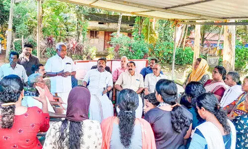 ഒഴിപ്പിക്കൽ നീക്കം; പര്യത്ത് കോളനി നിവാസികൾ സമരം തുടങ്ങി