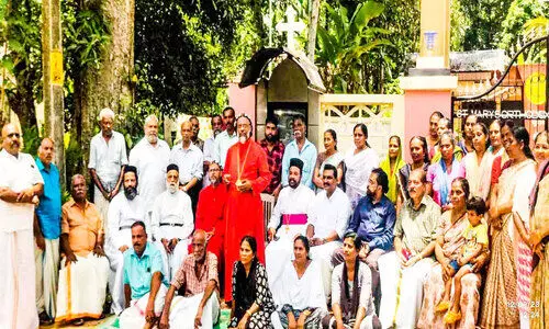 കല്ലറ നശിപ്പിക്കൽ; കട്ടച്ചിറ പള്ളിക്ക് മുന്നിലെ സമരം നാലാം ദിവസത്തിലേക്ക്