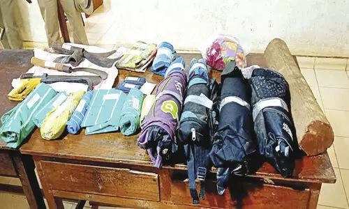 തൊ​ഴു​പ്പാ​ട​ത്തെ ച​ന്ദ​ന​മ​ര​ങ്ങ​ള്‍ മു​റി​ച്ച പ്ര​തി​ക​ൾ റി​മാ​ൻ​ഡി​ൽ