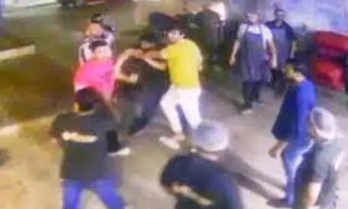 ബില്ലടക്കാൻ ആവശ്യപ്പെട്ടതിന് റസ്റ്ററന്‍റ് ജീവനക്കാരനെ മദ്യപിച്ചെത്തിയവർ മർദിച്ചു