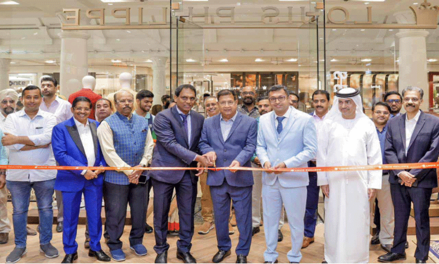 ലൂ​യി​ ഫി​ലി​പ്പ്​ ഷോ​റൂം   ദേ​ര​യി​ൽ ആ​രം​ഭി​ച്ചു