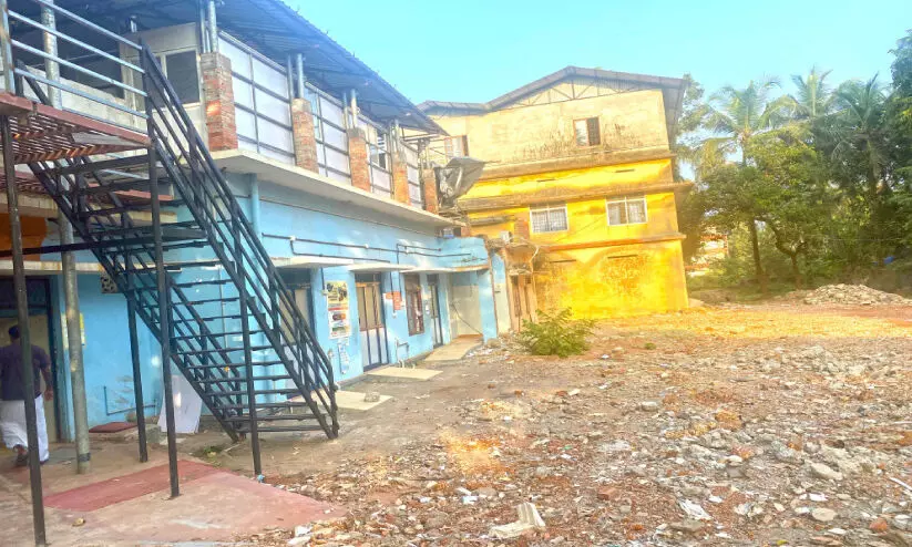 അഴീക്കൽ സി.എച്ച്.സി പഴയ കെട്ടിടം പൂർണമായും പൊളിക്കും