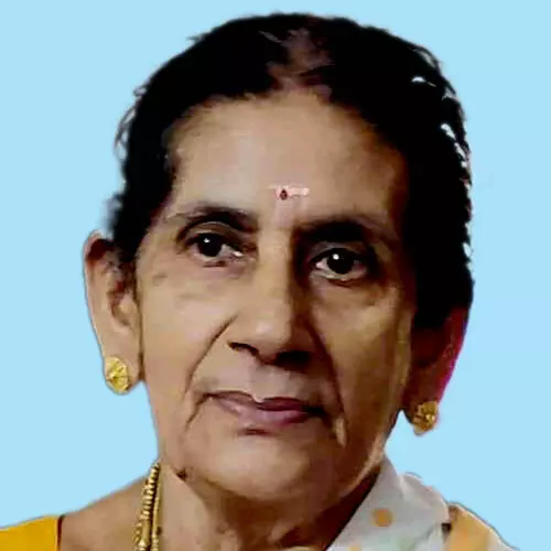 മീ​നാ​ക്ഷി​ക്കു​ട്ടി അ​മ്മ